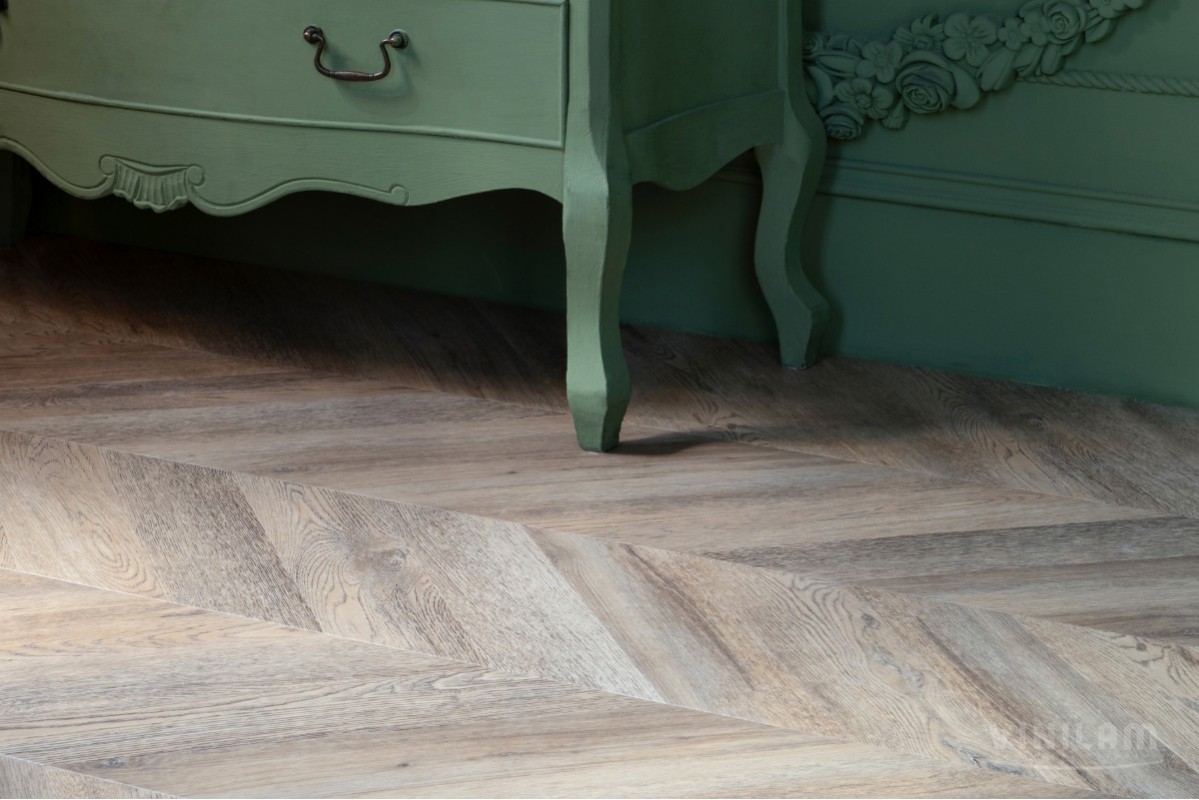 Кварц-винил Vinilam Parquet Chevron Шеврон Шампань